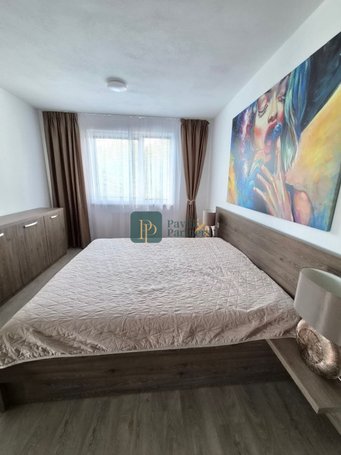 Prenájom 2 izbový byt, novostavba, 40m2 terasa, garážové státie