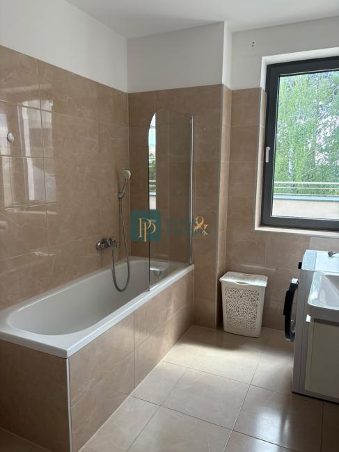Prenájom 3 izbový byt, 100m2 terasa, novostavba, parkovacie miesto