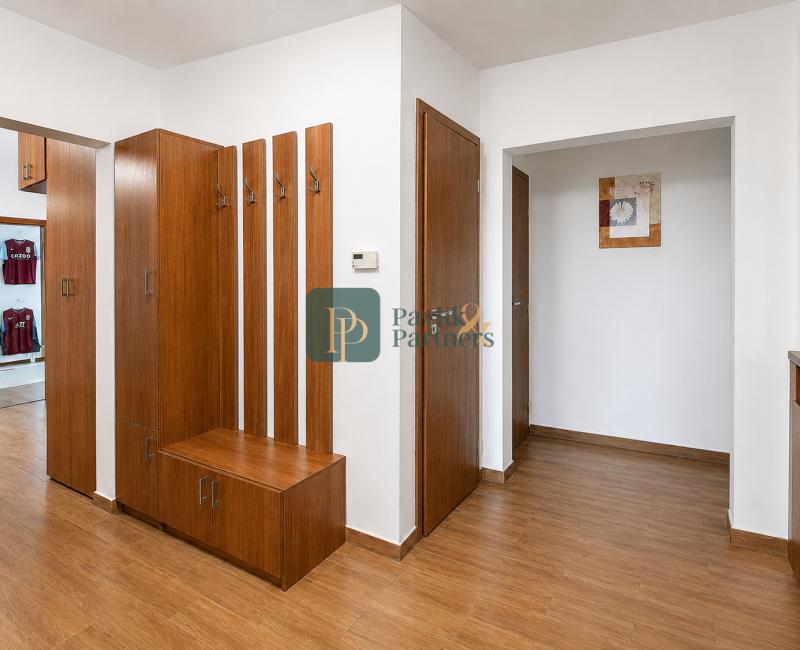 Predaj 4 izbový byt Chrenová, Akademická ul., parkovacie miesto