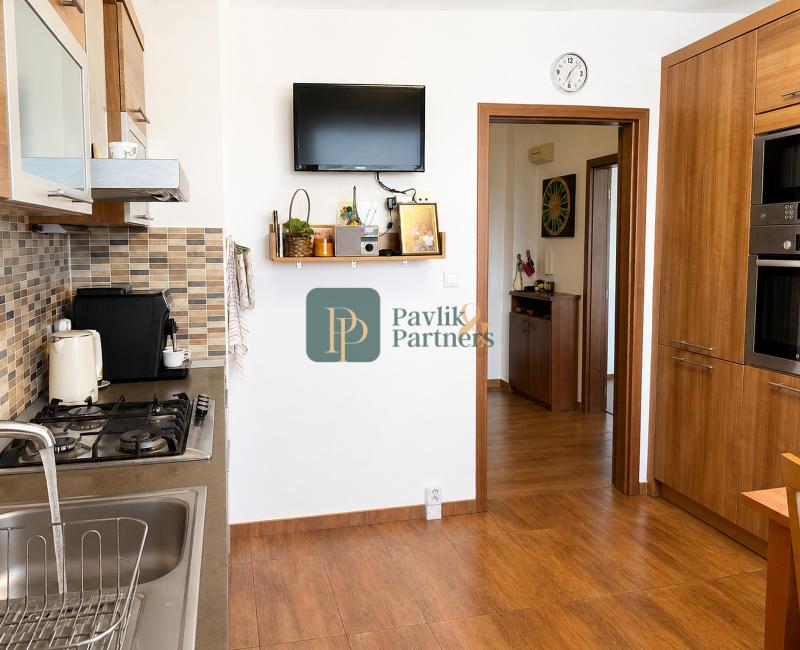Predaj 4 izbový byt Chrenová, Akademická ul., parkovacie miesto