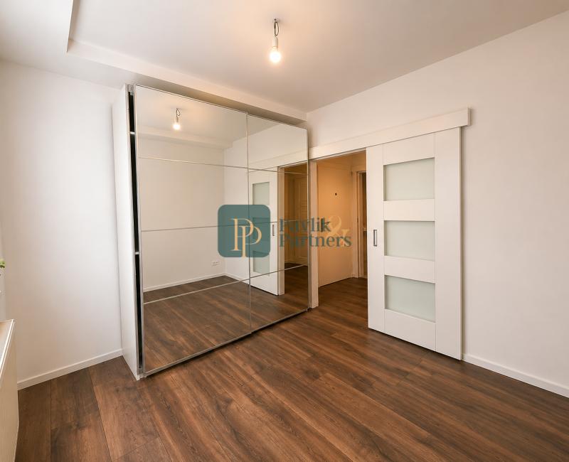 Predaj prerobený 3 izbový byt, balkón, Golianova ul.