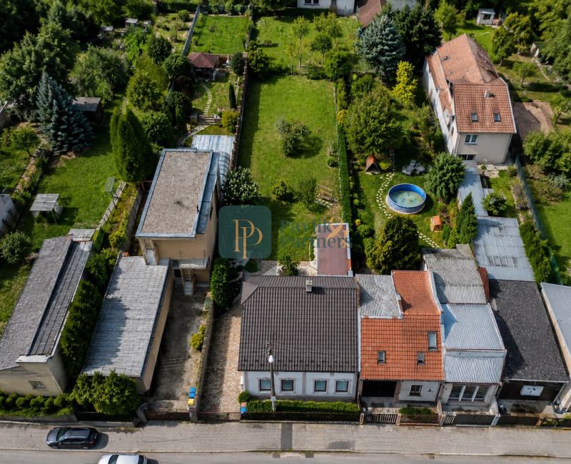 Predaj rodinný dom, priamo NR, krásny 8á pozemok