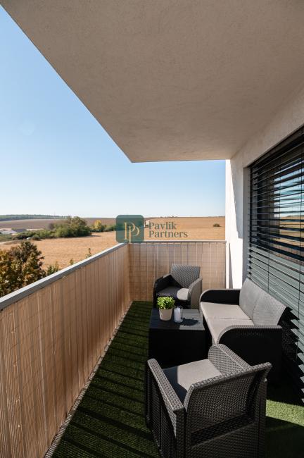 Predaj nadštandardný 2 izbový byt, novostavba, garážové státie, zariadený