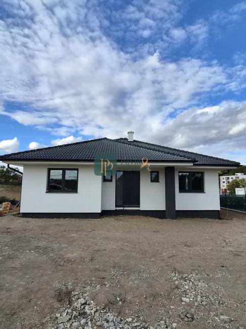 Predaj 4 izbová novostavba RD, 680m2 pozemok, Veľké Zálužie