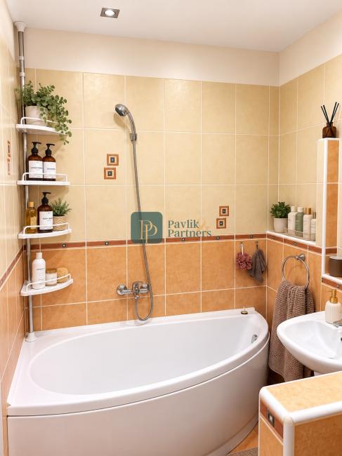 Predaj 4izbový byt, Chrenová, balkón, 87m2