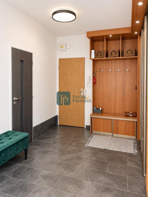 Predaj 4izbový byt, Chrenová, balkón, 87m2