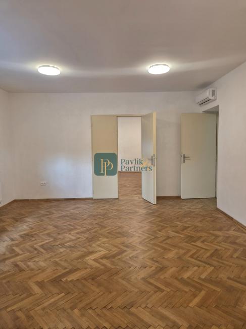 Prenájom priestorov 100m2, úplne centrum mesta, parkovanie