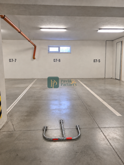 Predaj 3 izbový byt, teraska, Jelenecká ul., park.miesto
