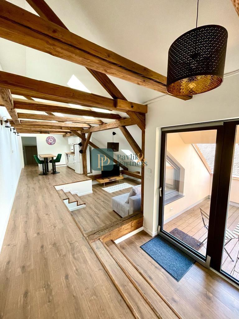 Prenájom 2izb.byt 80m2, pod Hradom, terasa, parkovacie miesto