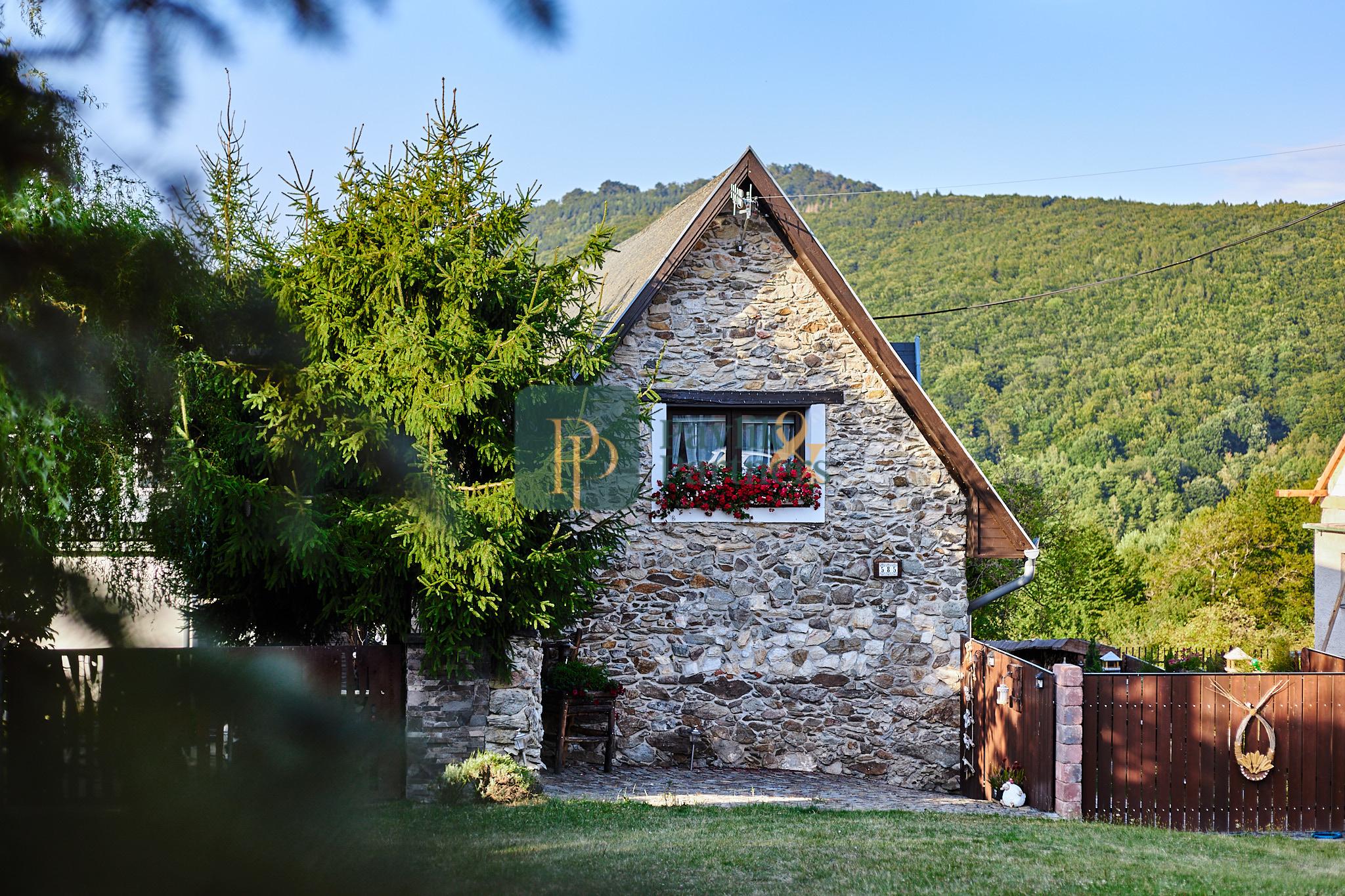 Predaj kamenná chalupa Jedľové Kostoľany, pozemok 15á EXKLUZÍVNE!