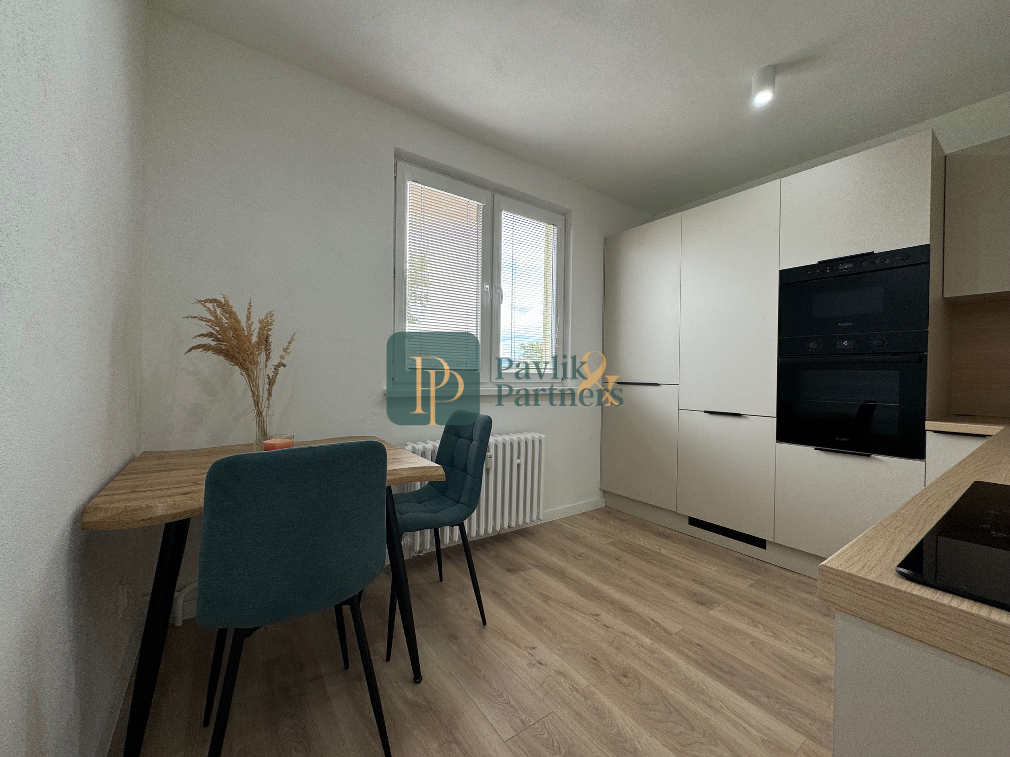 Prenájom krásny 2 izbový byt, kompletne zariadený, centrum mesta