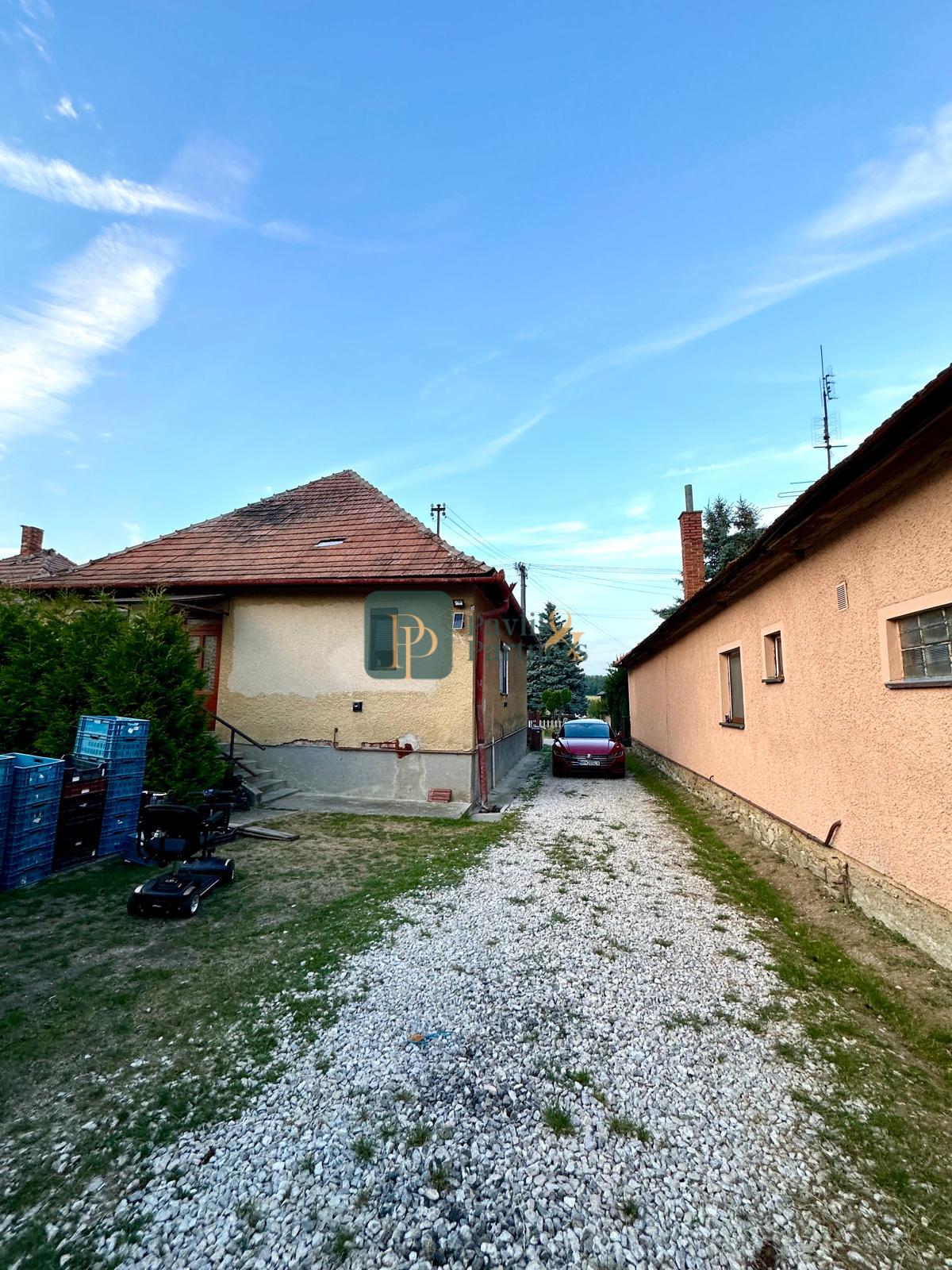 Predaj 3 izbový rodinný dom, pozemok 16á, Nitra