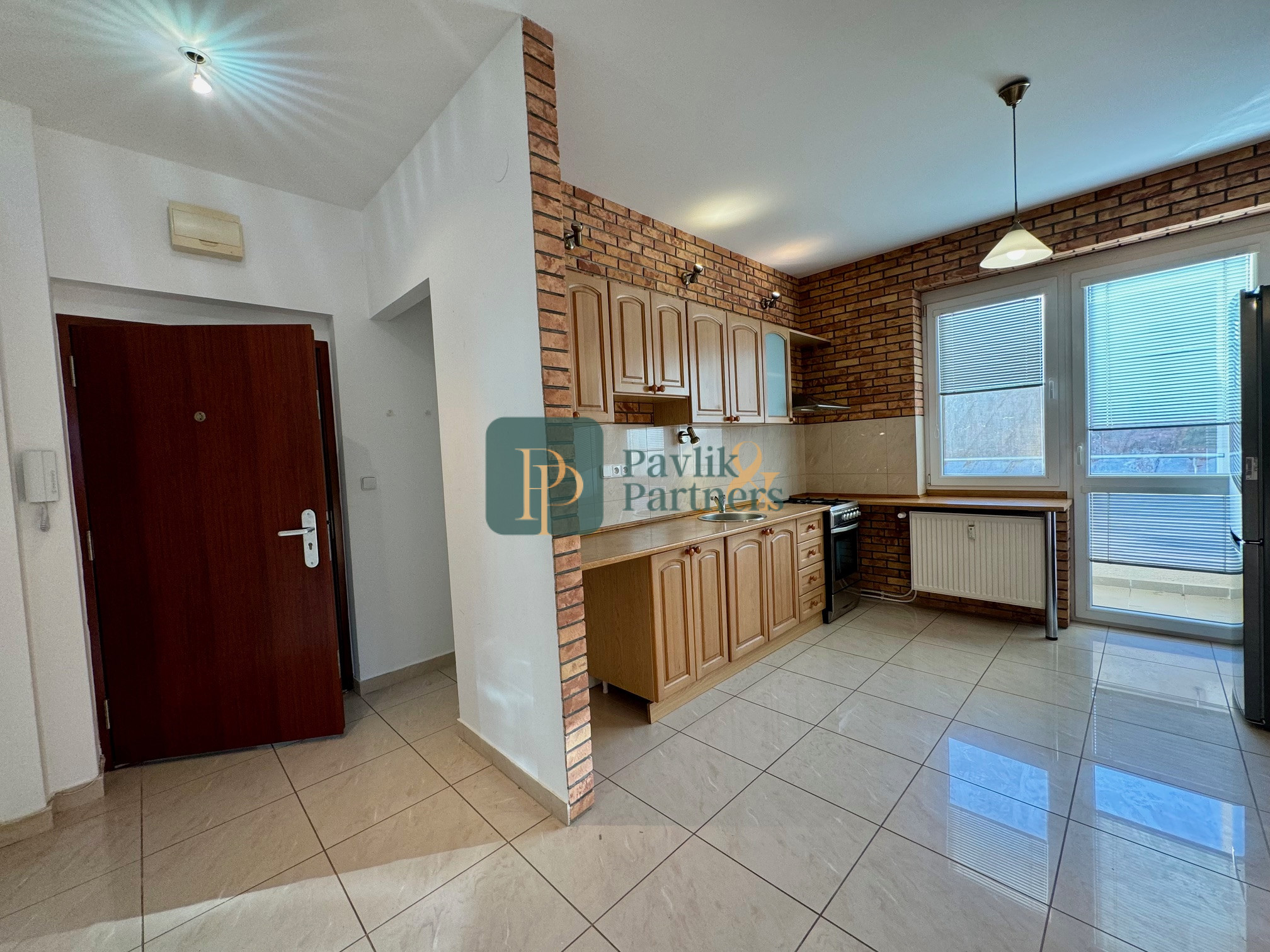 Predaj  2 izbový byt, 67m2, tehla, úplné centrum mesta