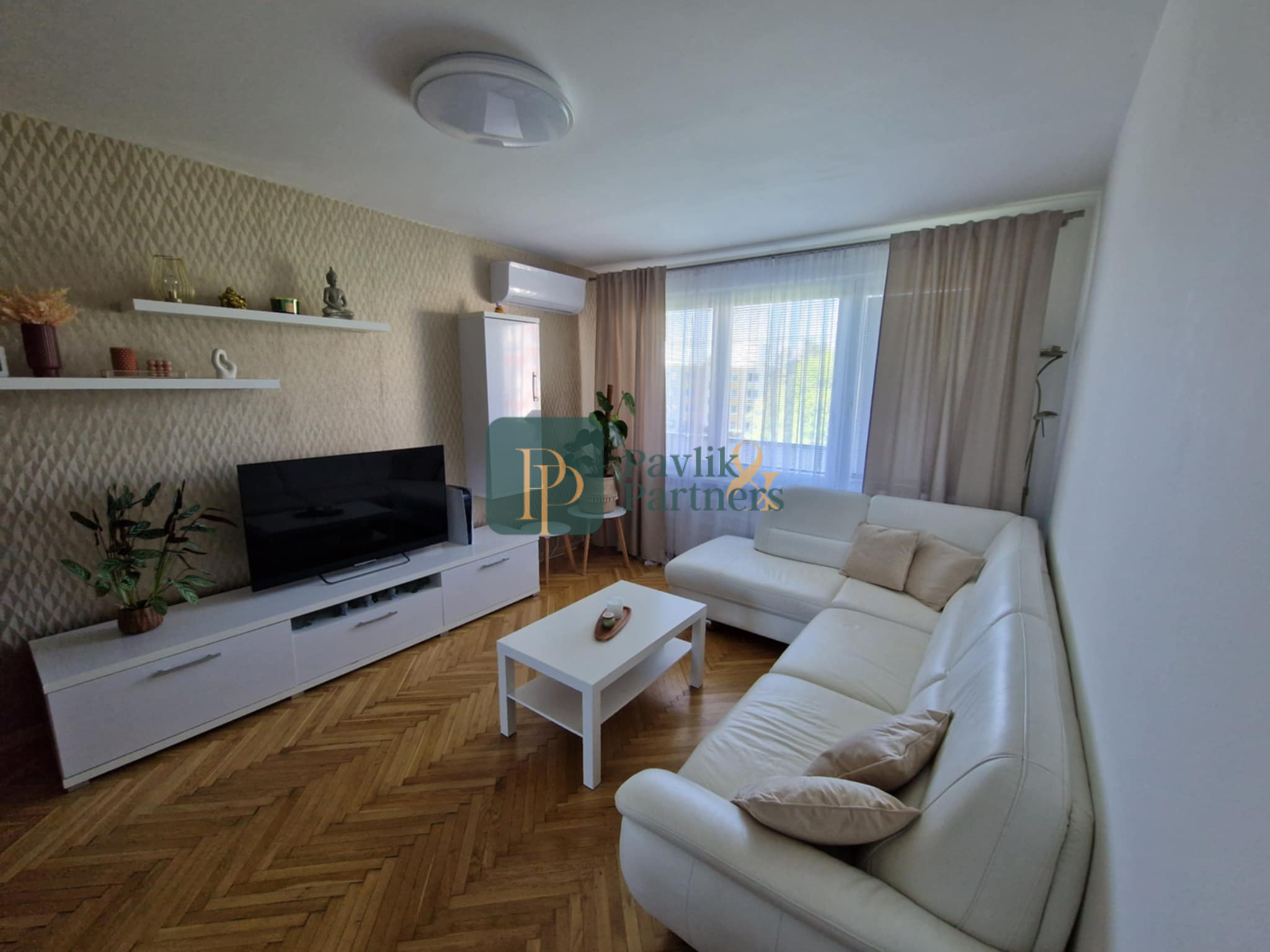 Prenájom 2 izbový byt, 2x balkón, zariadený, Chrenová