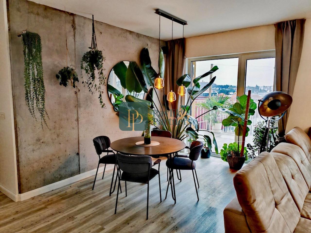 Prenájom 4 izbový luxusný byt, novostavba ORBIS, 2x garážové státie