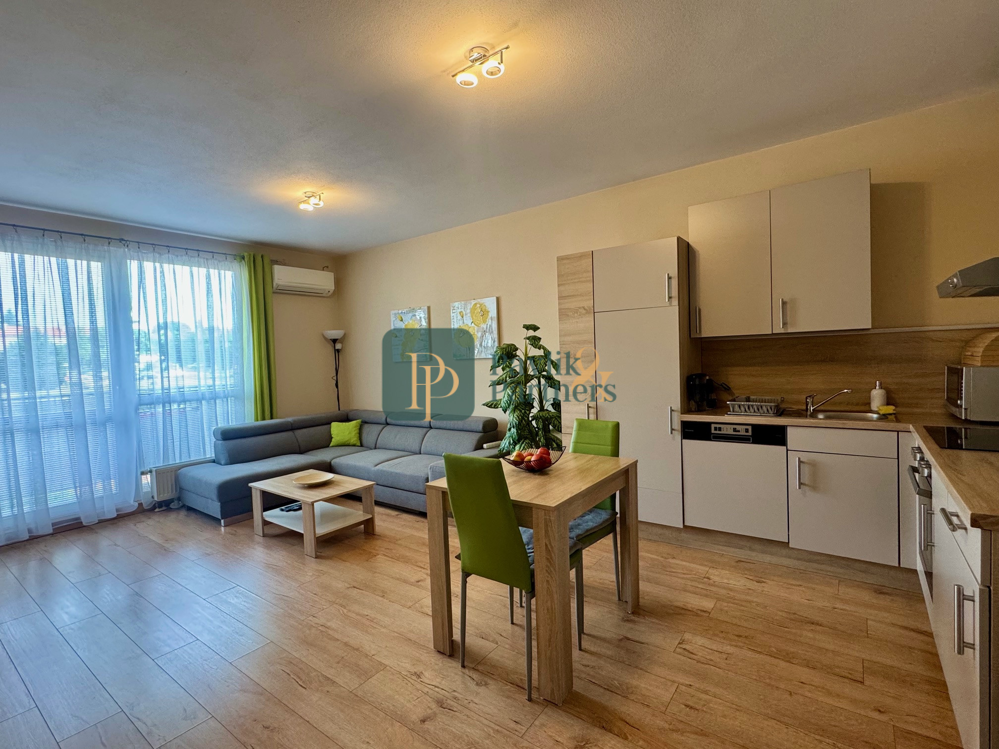 Prenájom pekný 2 izbový byt, 2x balkón, garáž, novostavba