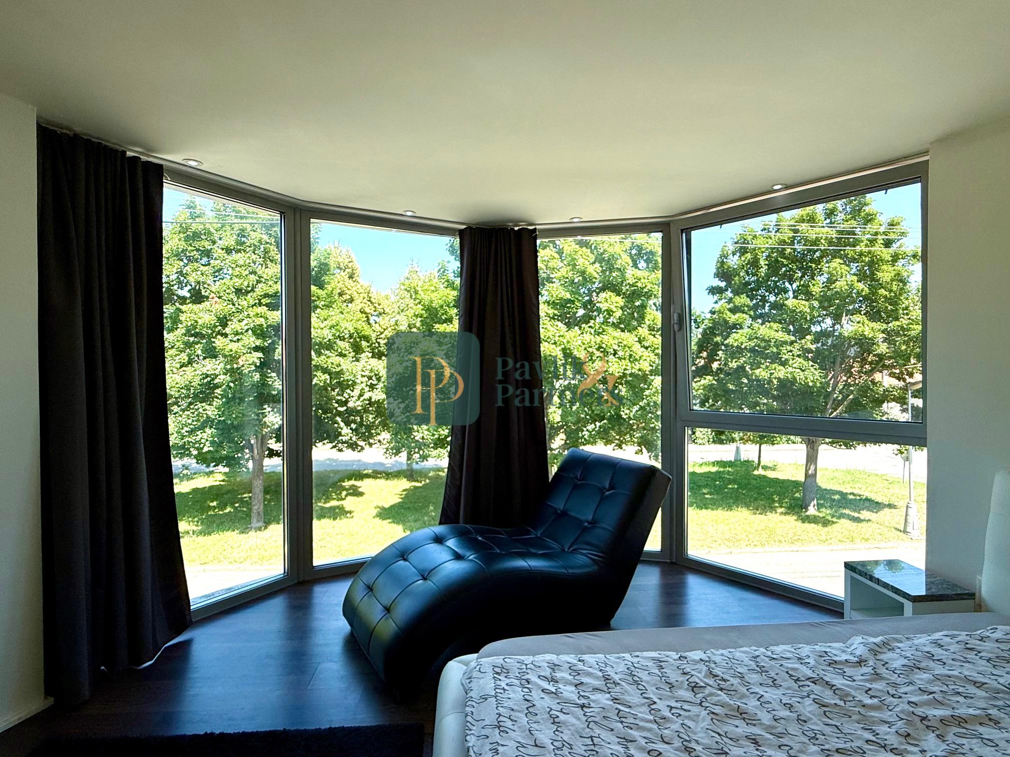 Prenájom 3 izbový byt, 2x parkovacie miesto, pozemok, Staré Mesto