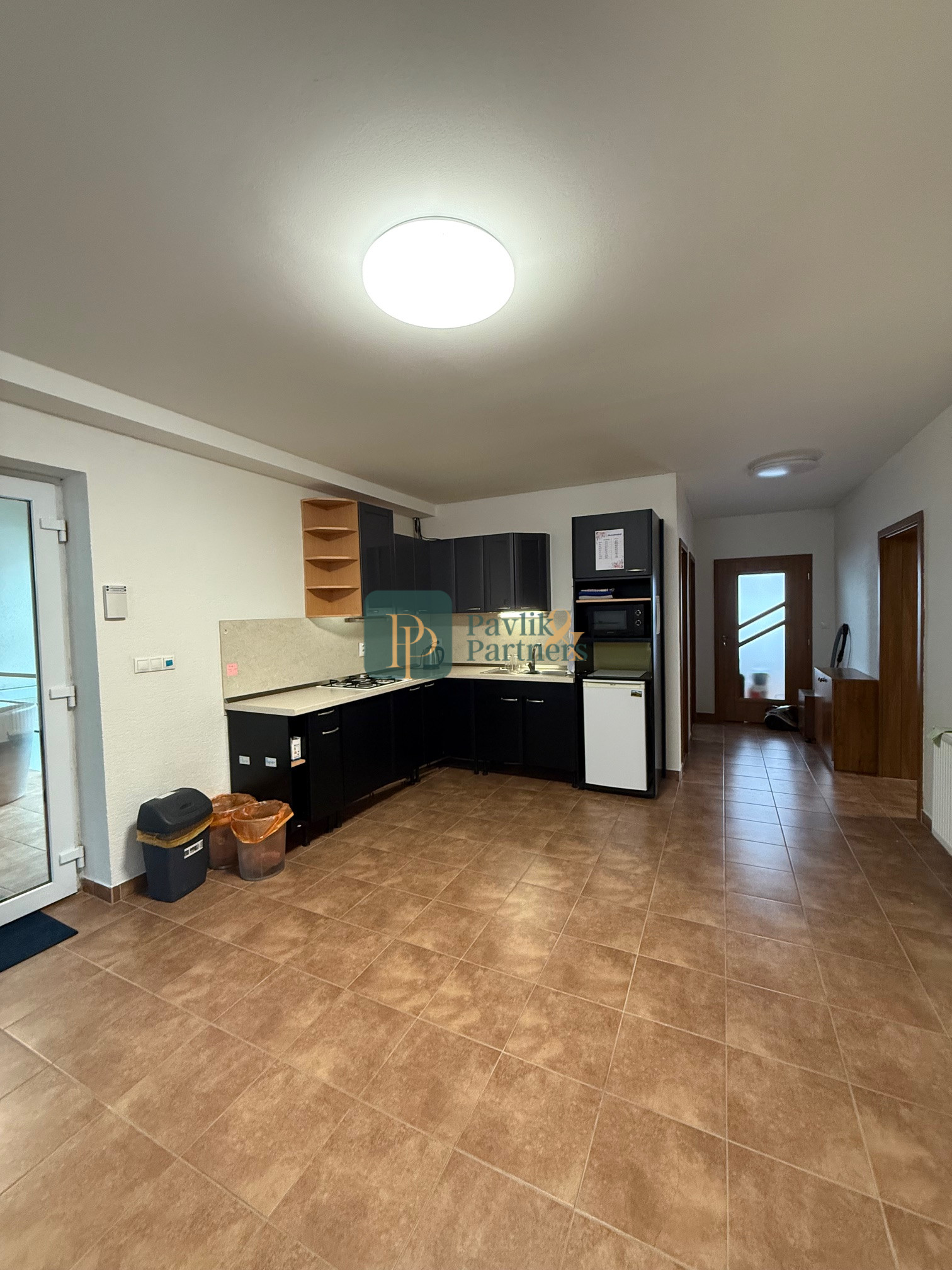 Prenájom kancelárske priestory, 80m2, 3x parkovacie miesto, Mlynárce