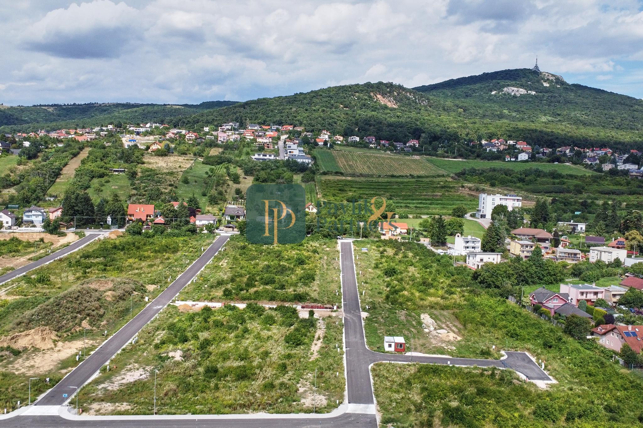 Predaj stavebný pozemok, novovybudovaná lukratívna lokalita, Šindolka- Zobor