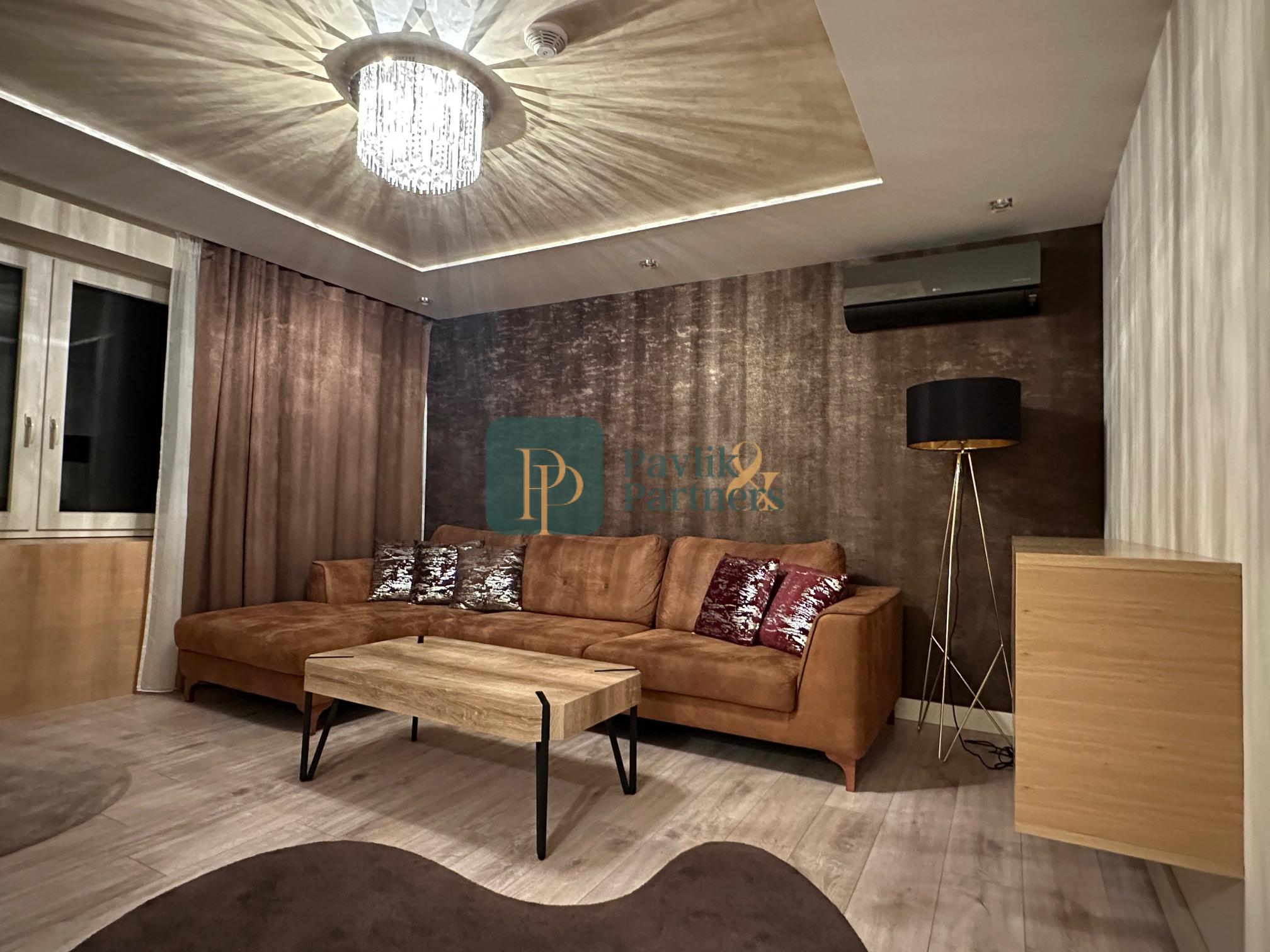 Prenájom nadštandardný 2 izbový byt, terasa, Staré mesto