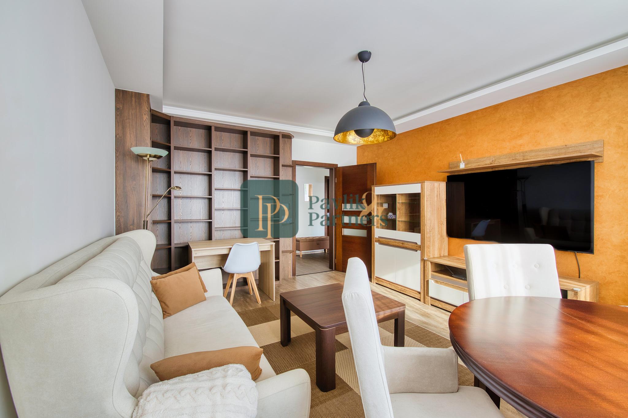 Predaj veľký 3 izbový byt, Zobor, tehla, loggia, krásne výhľady