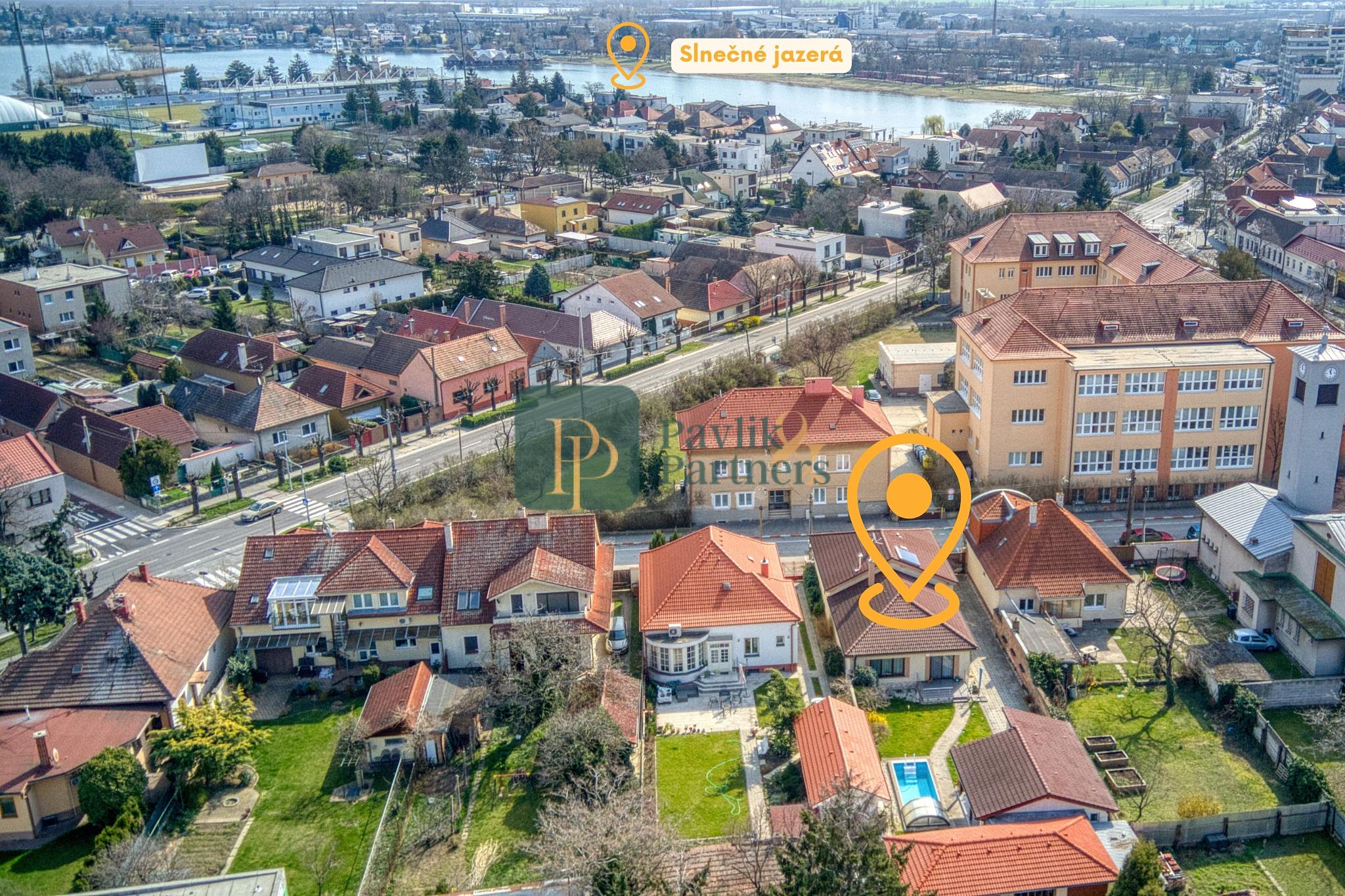 Predaj 4 izbový RD Senec, úplné centrum, bazén, EXKLUZÍVNE!