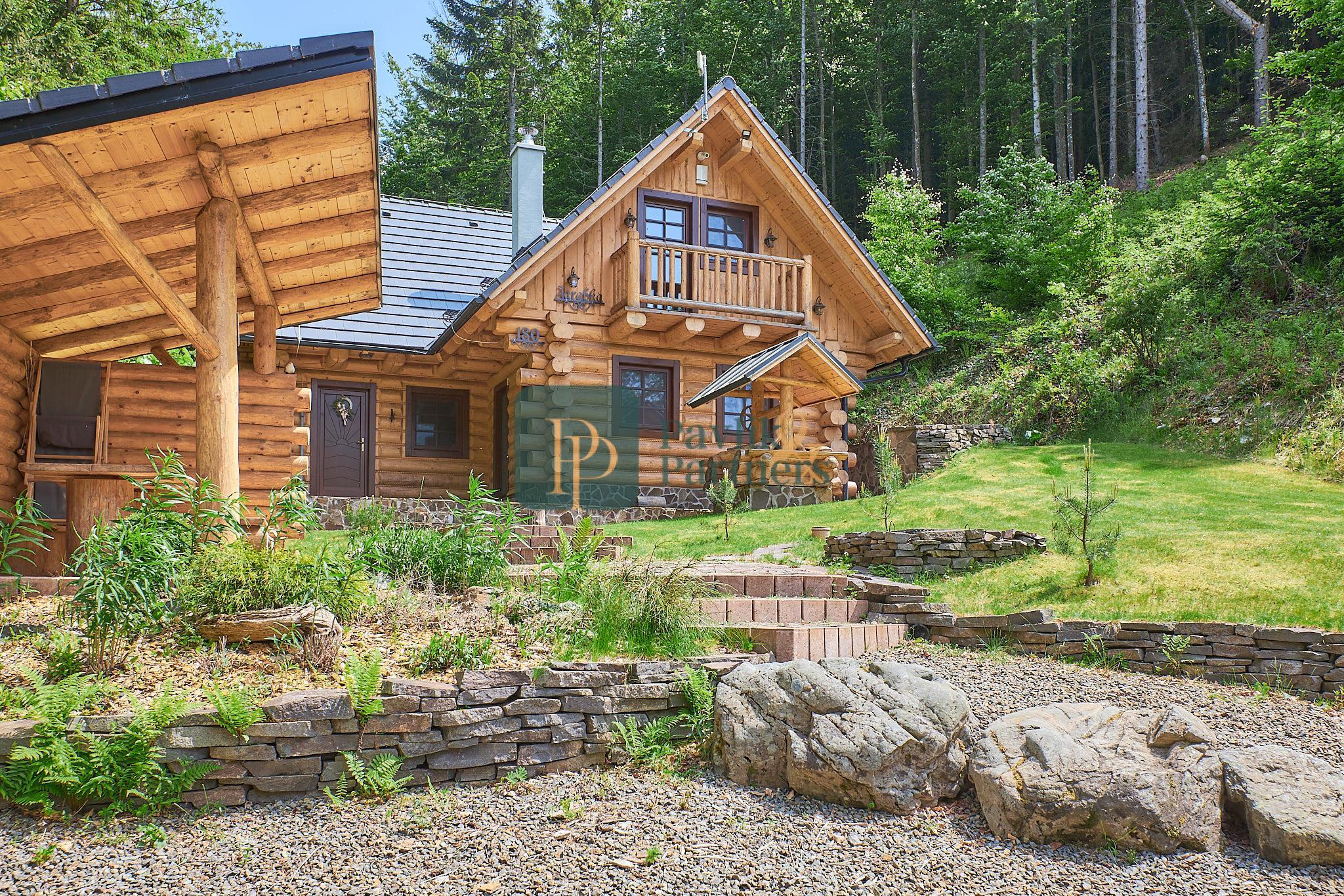 Predaj 4 izbový zrub pri lese, 7,5á pozemok, Nízke Tatry, EXKLUZÍVNE!