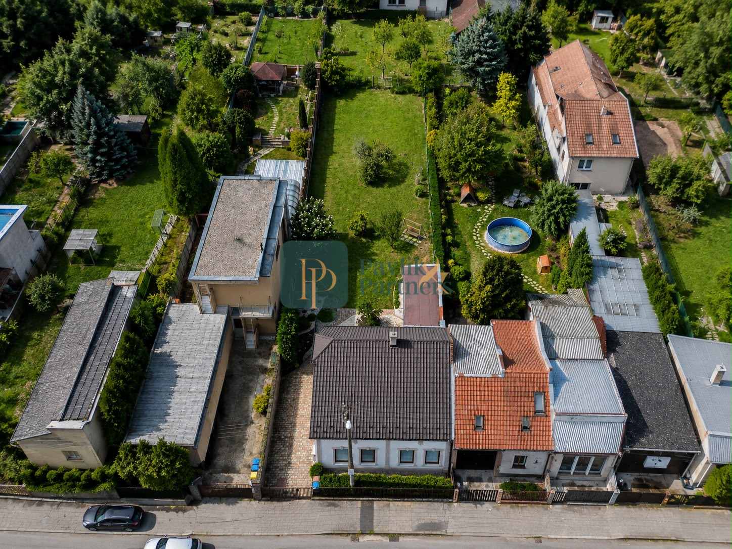 Predaj rodinný dom, priamo NR, krásny 8á pozemok