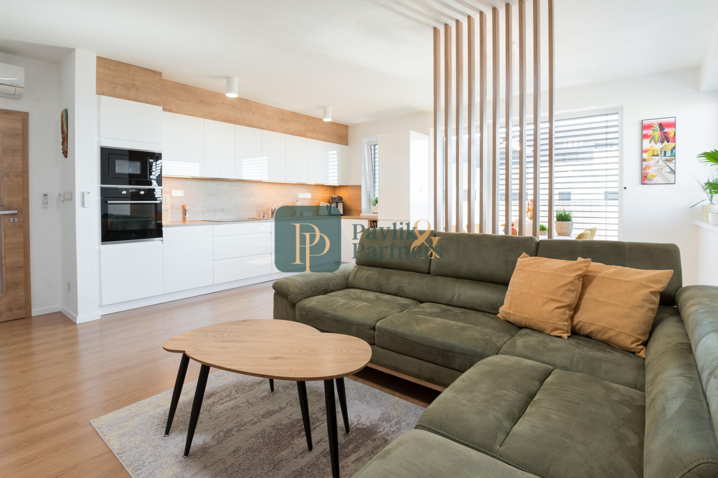 Predaj nadštandardný 2 izbový byt, novostavba, garážové státie, zariadený