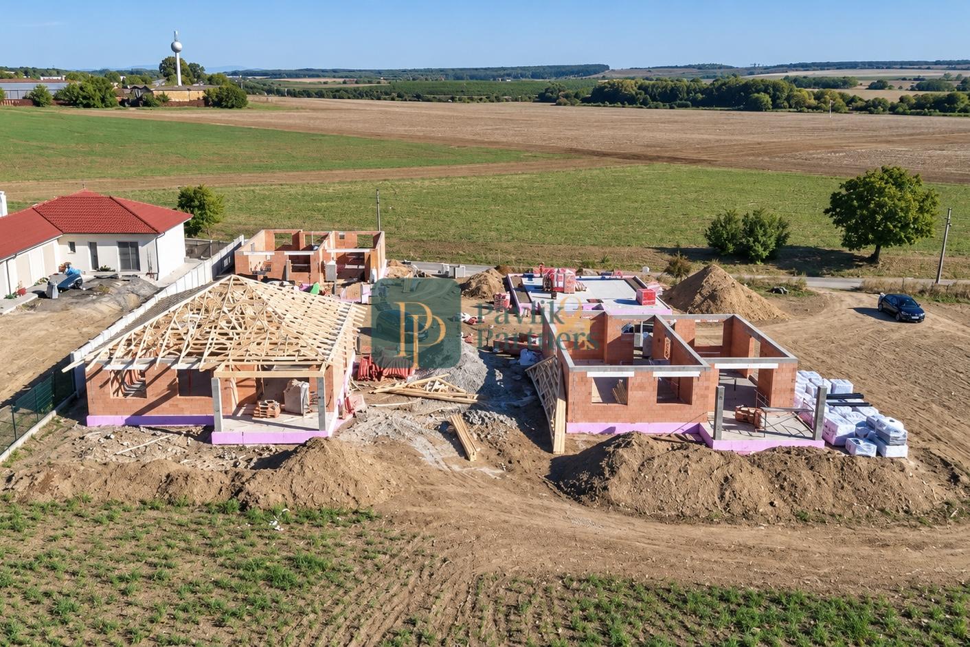 Predaj výstavba štyroch RD,4 izbová novostavba,Veľké Zálužie